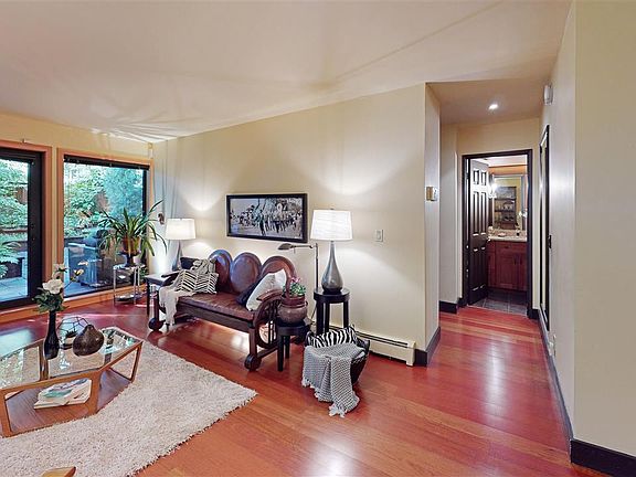 5th image of 1405 W 15th Ave #202
