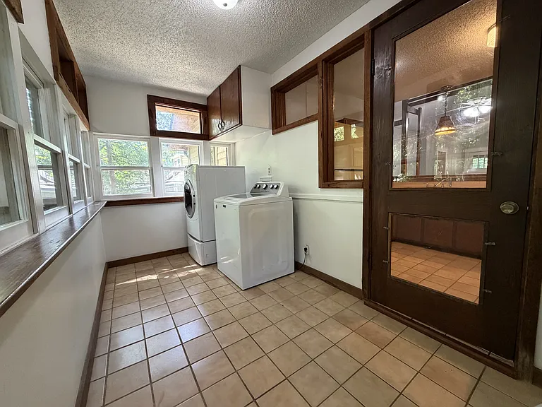 416 E Huntsville Rd — Photo 5
