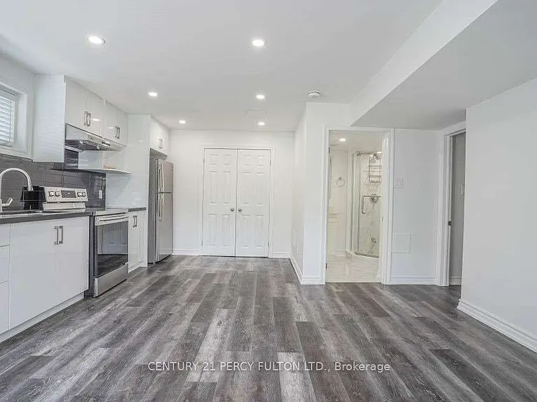 1040 Foxtail Cres #BASEMENT — Photo 6