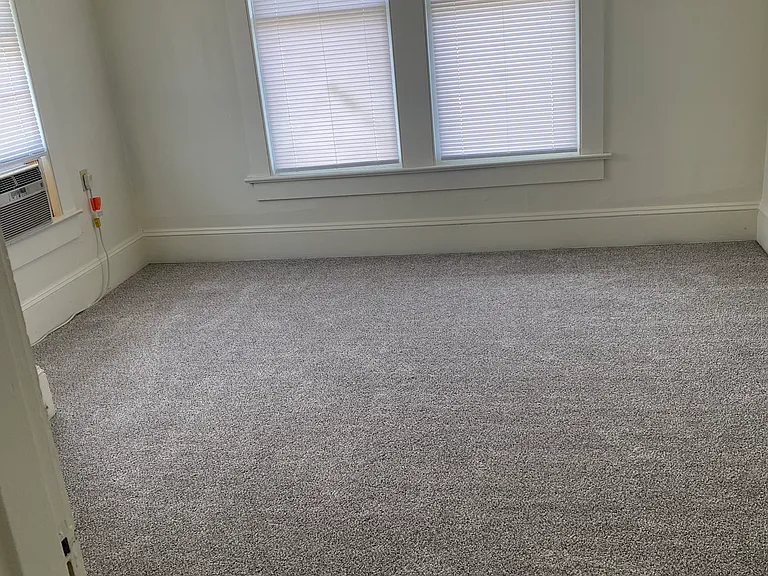 231 N Lakeshore Blvd — Photo 3