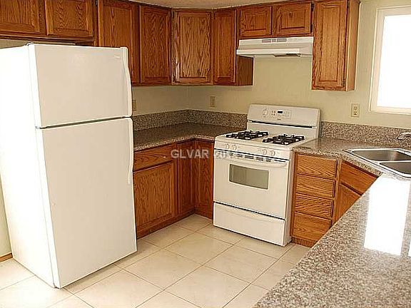 5th image of 1642 Lorna Dr