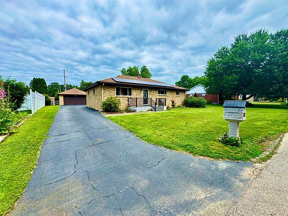 2nd image of 1084 Woodmont Dr