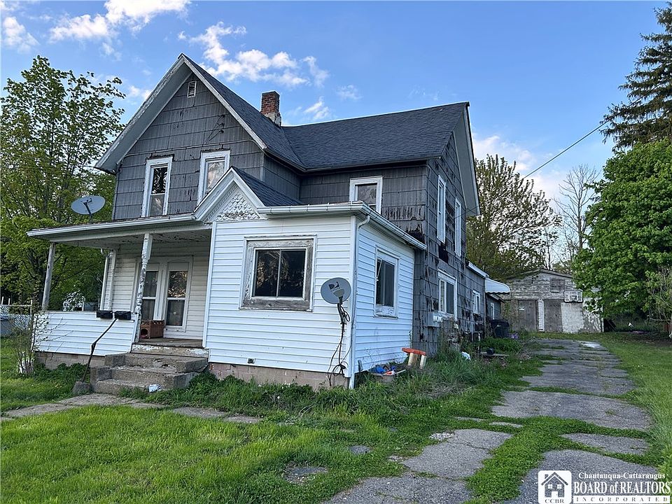 2nd image of 23 Oak St