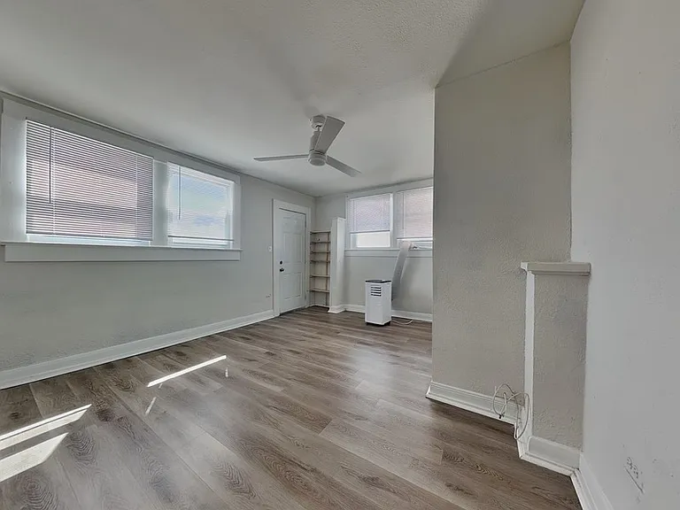 2904 W Chestnut St #2 — Photo 6