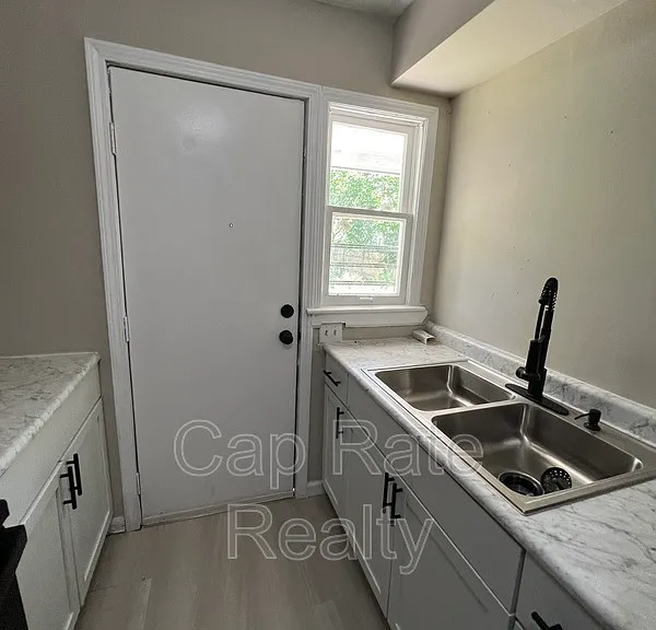 59 N Waverly St — Photo 11