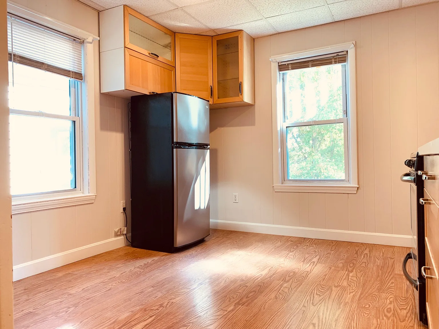 2 bed, 9999 sqft, $2,200 — Photo 4