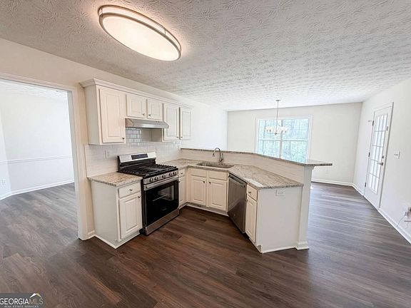 5th image of 3001 Garland Way