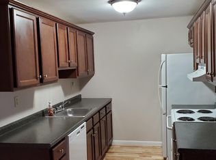 111 Abbott Farm Ln, Hudson, NH 03051