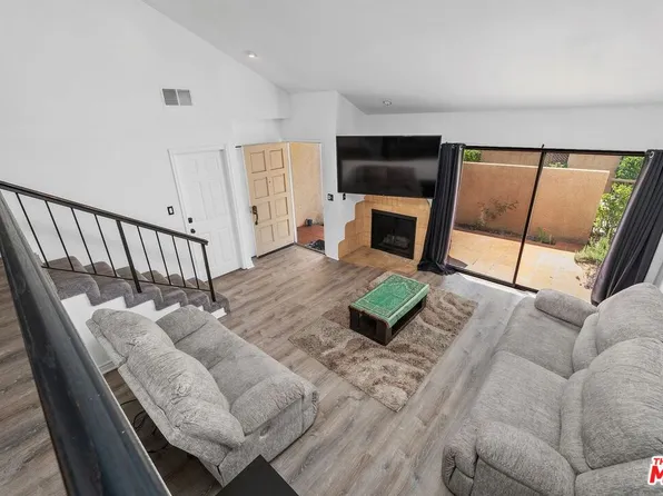 18415 Collins St Unit F, Tarzana, CA 91356