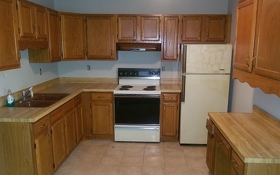 2nd image of 1110 N Farnsworth Ave APT 116