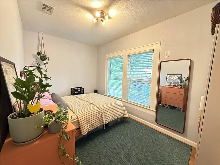 4402 Duval St #B — Photo 5