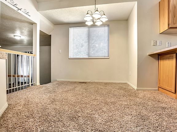 4th image of 3124 S Ivy Dr