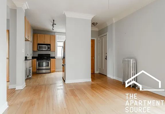 3rd image of 1946-48 W Leland Ave #2