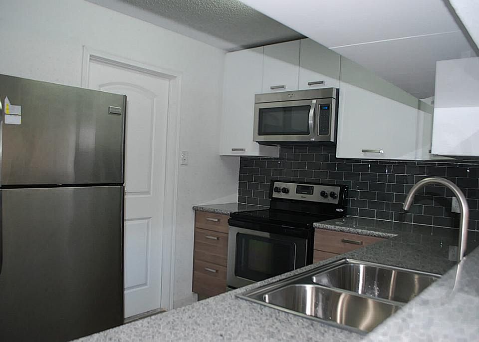 1st image of 13948 Hollowgreen Dr #25