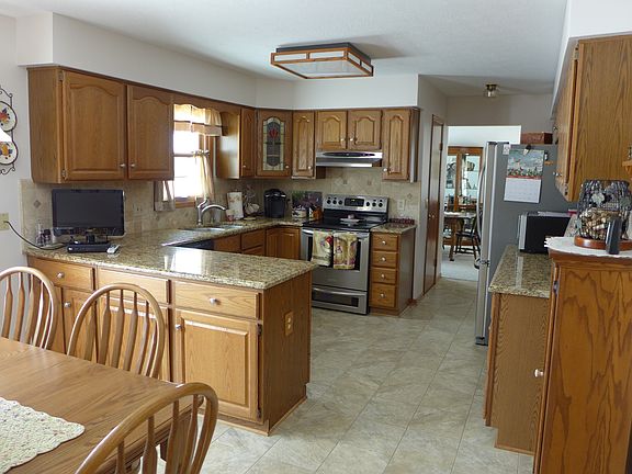 2nd image of 927 Wood Hill Ct