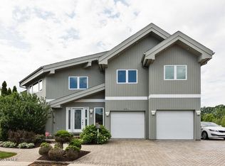 2380 Riverside Pointe Dr, Saint Joseph, MI 49085