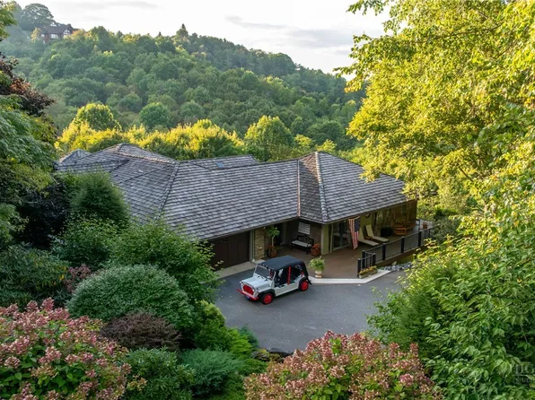 131 Meadowlark Lane, Banner Elk, NC 28604