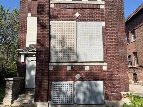 6716 S May St, Chicago, IL 60621