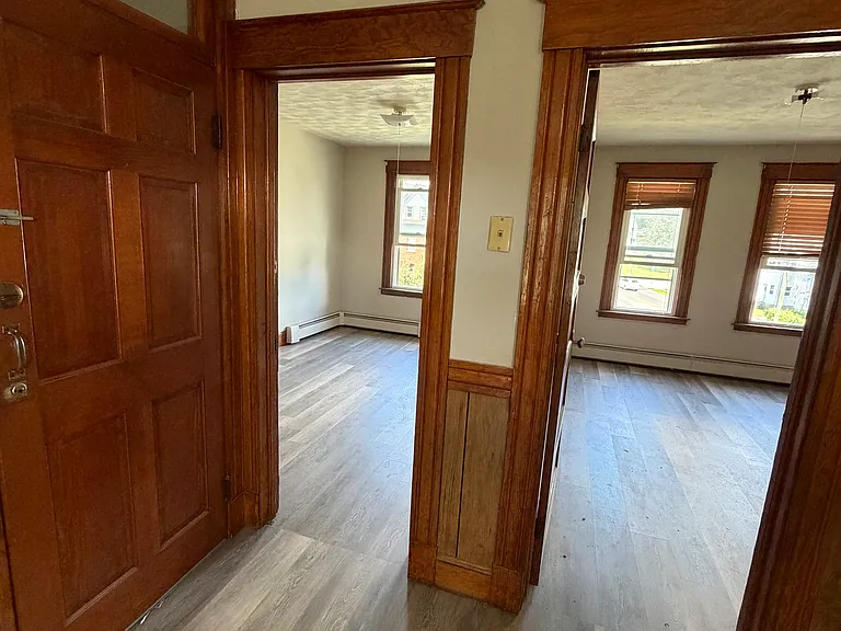 30 Farmington Ave #2 — Photo 8