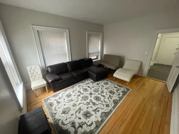 465 Park Dr APT 7, Boston, MA 02215
