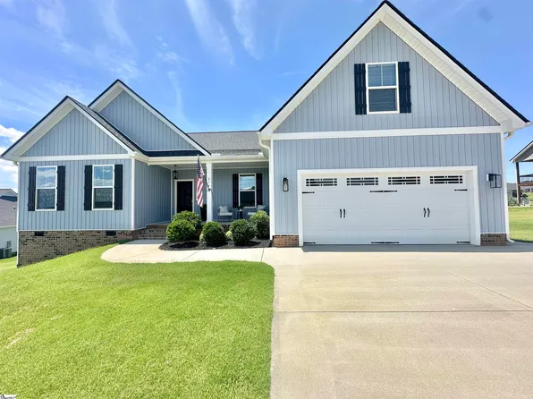 514 Hillview Knoll Ln, Greer, SC 29651