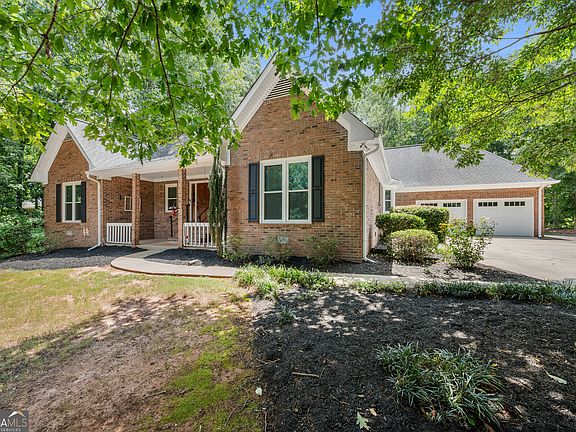 3rd image of 219 Darwish Dr
