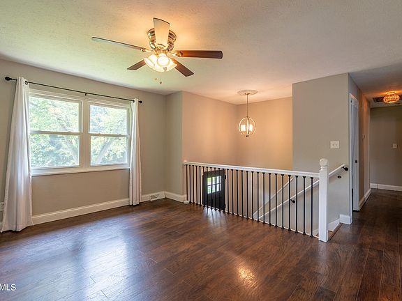 4th image of 1023 Hampson Ln