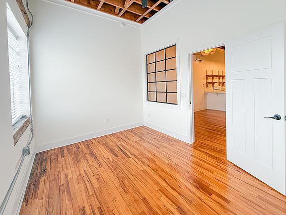 4th image of 136 E Main St #4