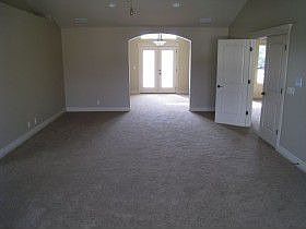Spacious Master w/Sitting Room