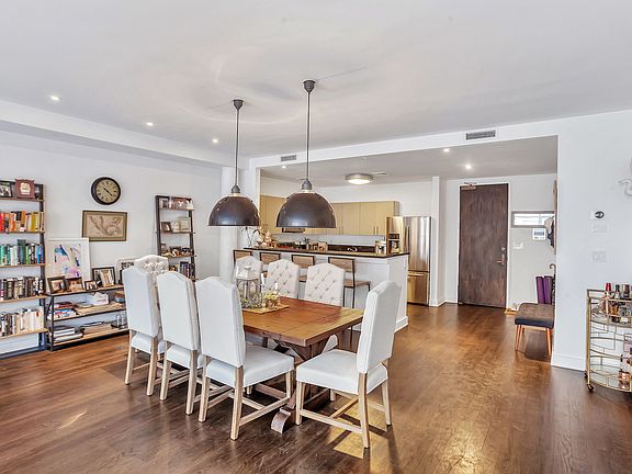 5th image of 129 W 20th St APT 5A