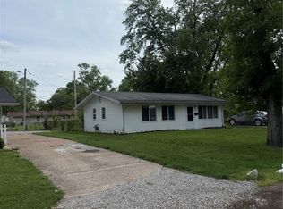 3 W Adams Dr, Cahokia, IL 62206