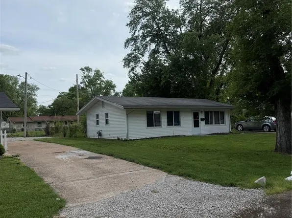 3 W Adams Dr, Cahokia, IL 62206