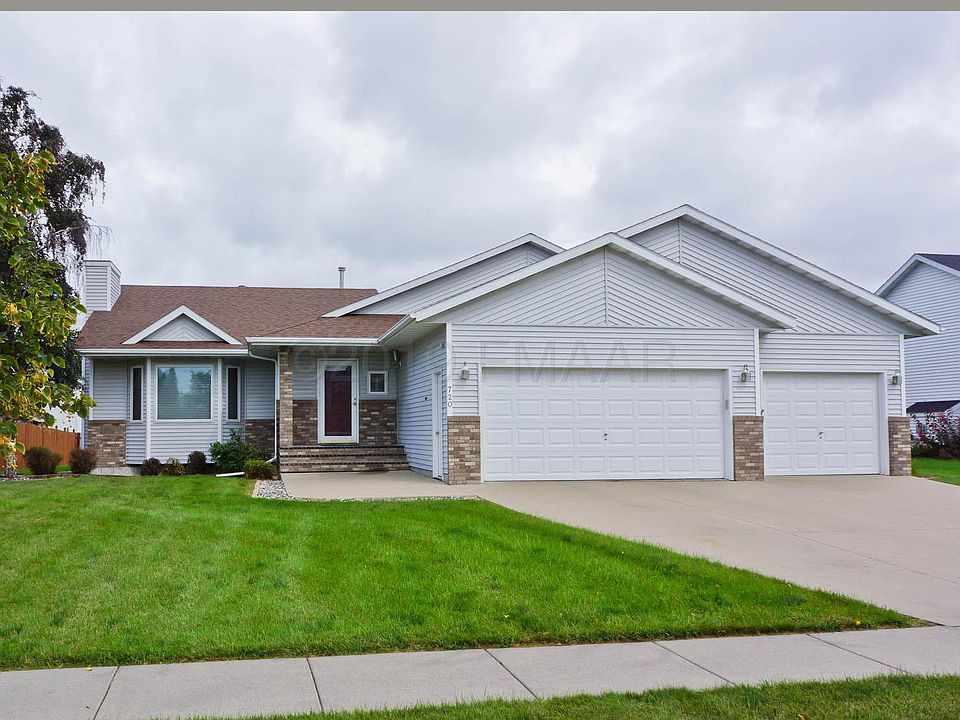 1st image of 720 15th Ave E
