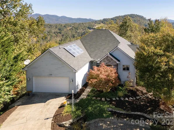 1418 Woodsong Dr, Hendersonville, NC 28791
