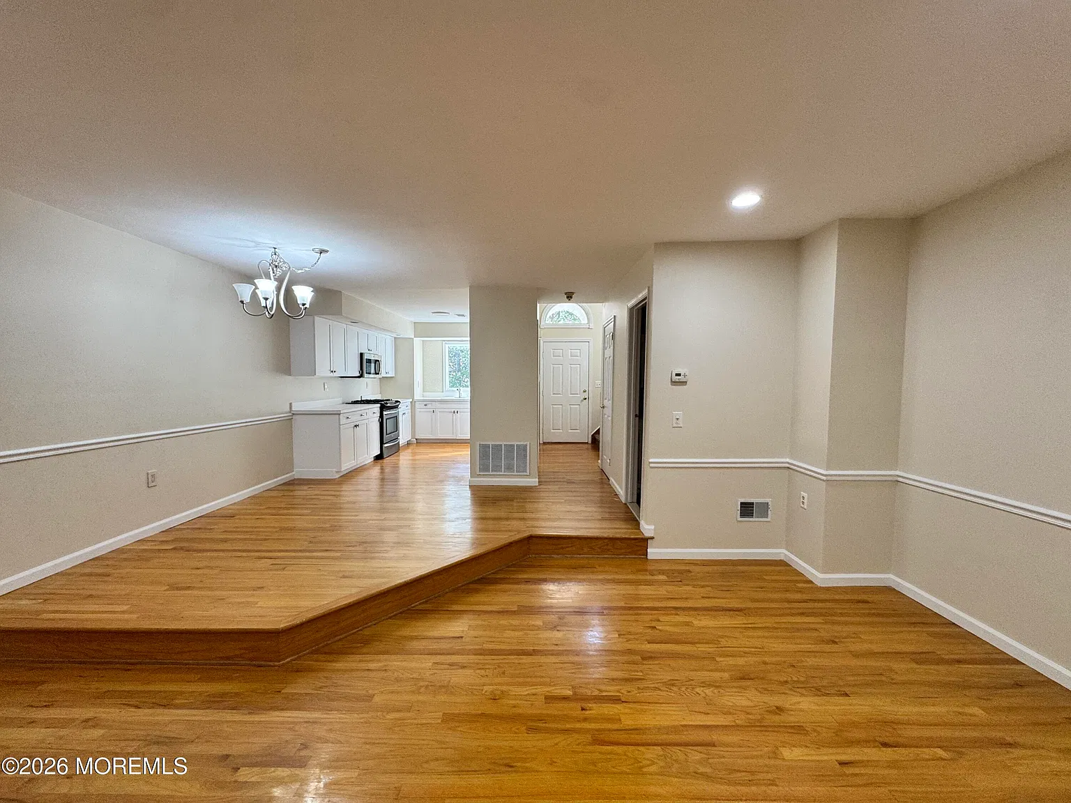 2 bed, 2.5 bath, 1288 sqft, $3,300 — Photo 3