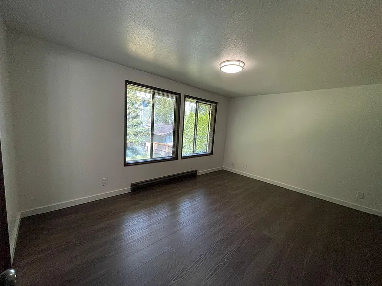 204 Dennis Way — Photo 6