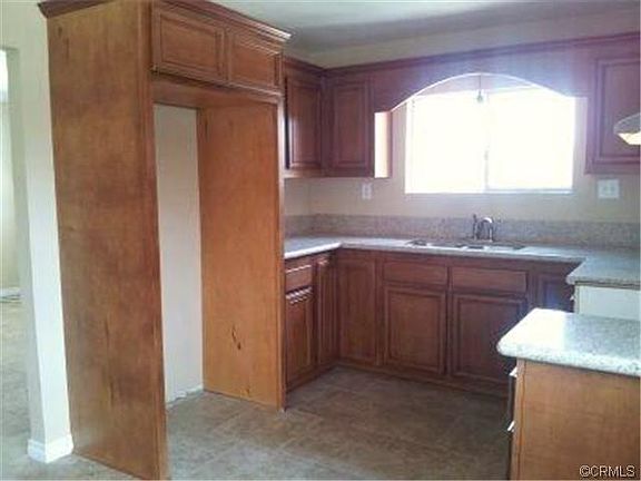 2nd image of 2216 W King St