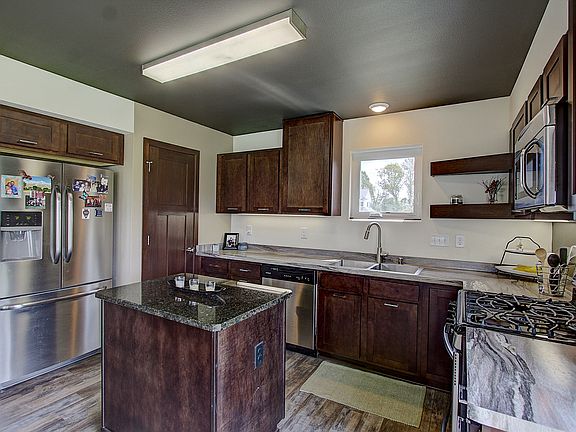 2nd image of 1807 Saddle Dr