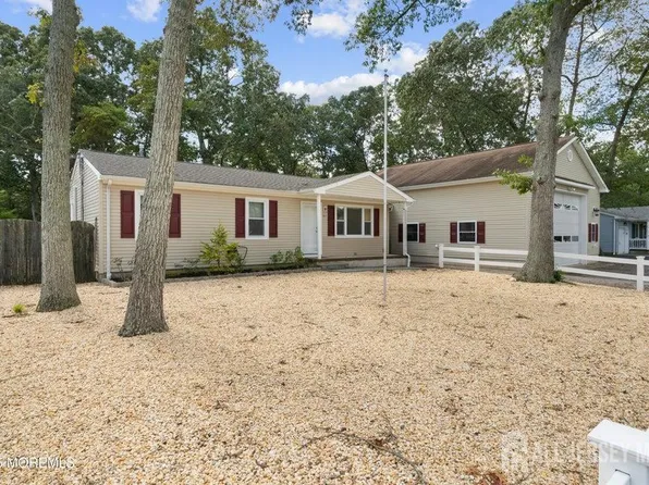 303 Chestnut Dr, Lanoka Harbor, NJ 08734