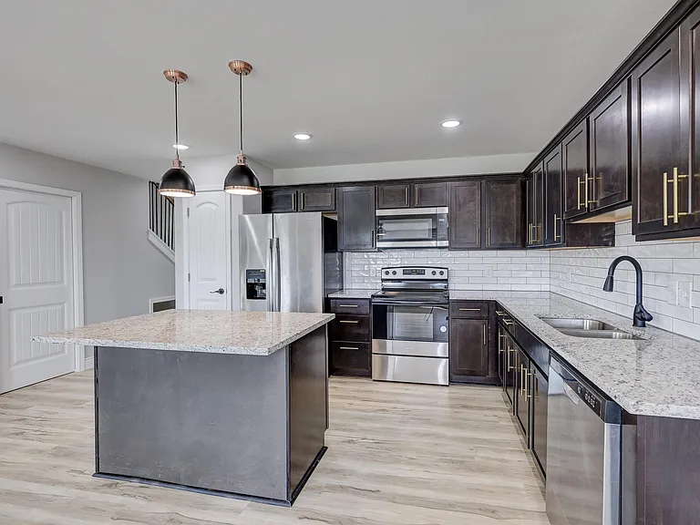 3215 E 12th St — Photo 11