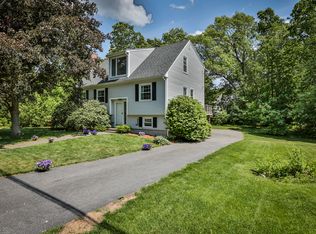 30 Sylvanus Wood Ln, Woburn, MA 01801