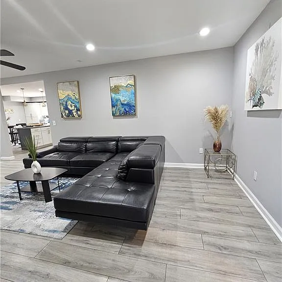 2138 Donald Lee Hollowell Pkwy NW — Photo 2