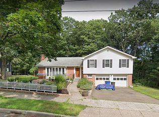 220 Stevenson Rd, New Haven, CT 06515