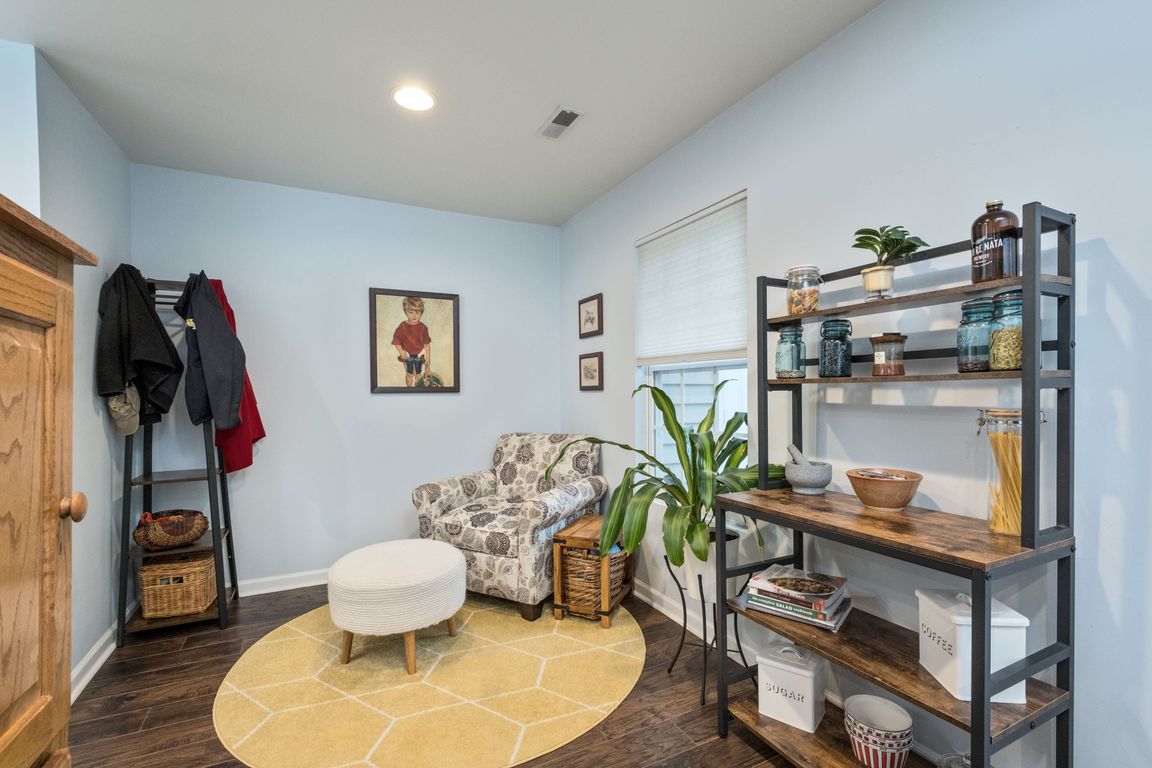 next background image