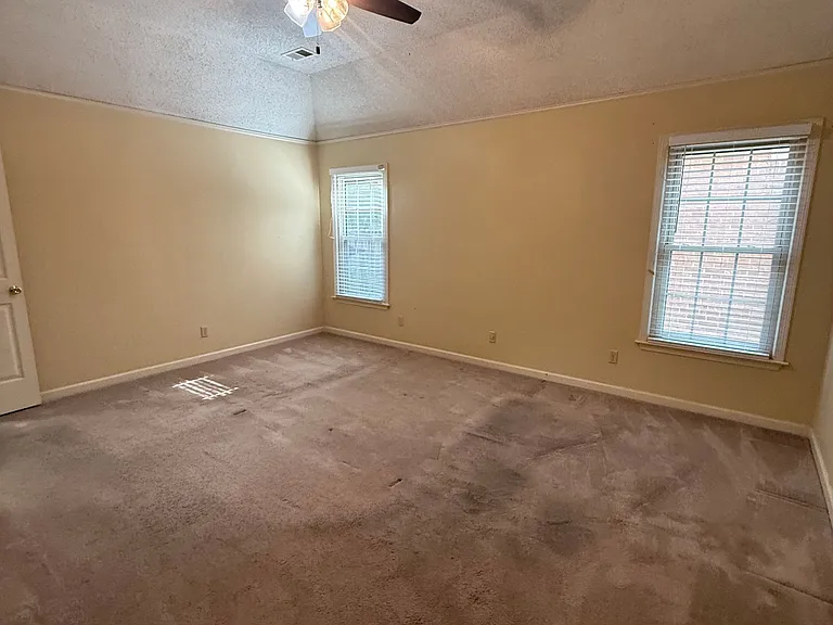 8142 Creekside Cir S — Photo 12