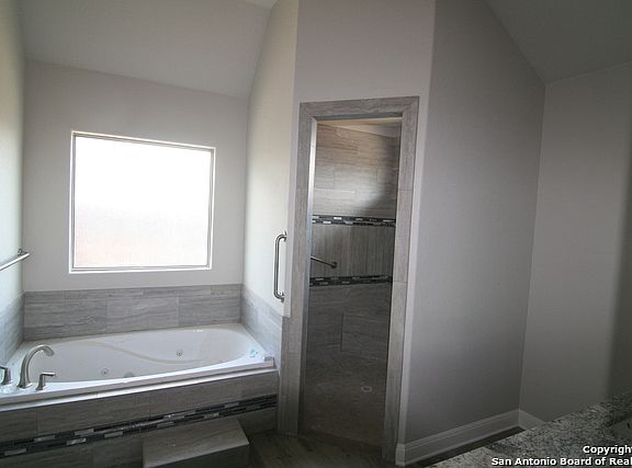 5th image of 117 Westheim Dr