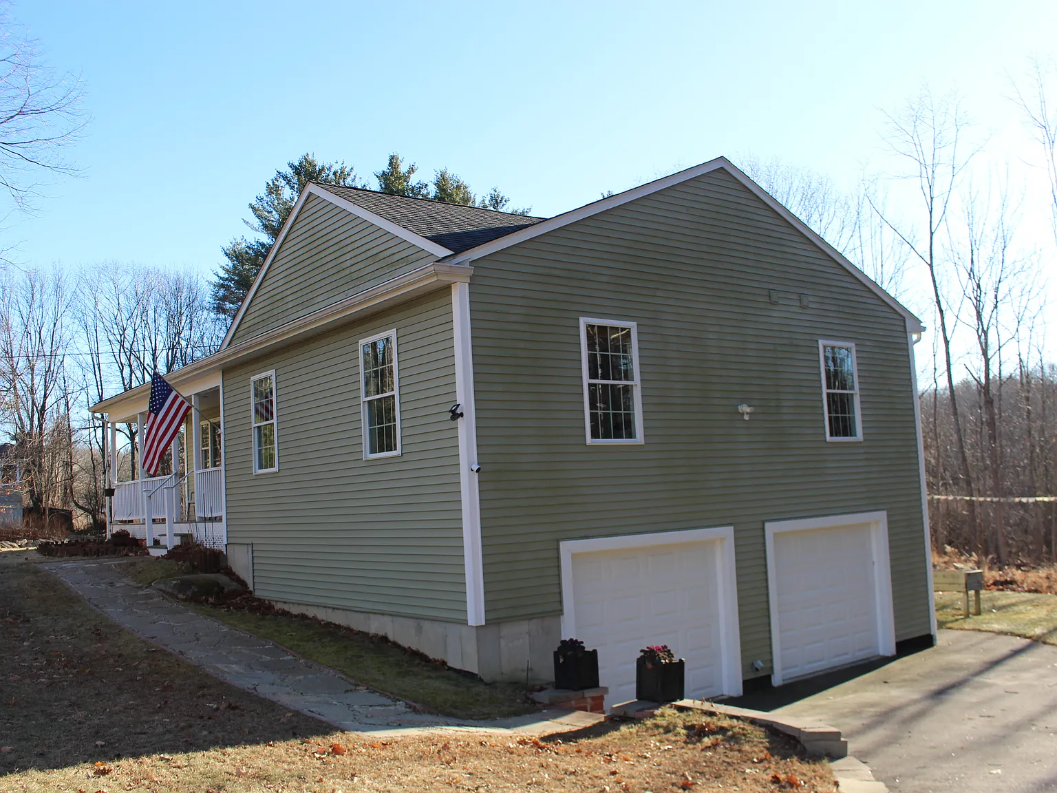 3 bed, 1576 sqft, $2,800 — Photo 2