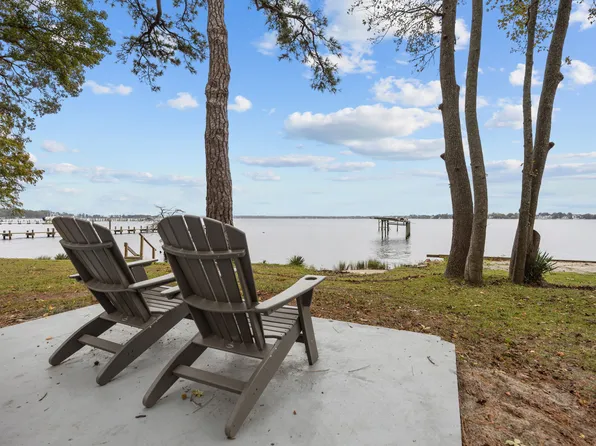 204 W Hickory St, Bridgeton, NC 28519