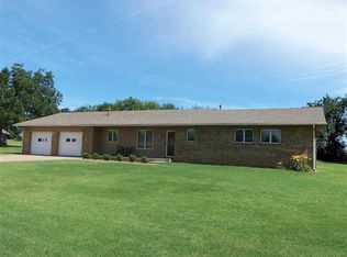 703 Pine Ridge St, Perry, OK 73077