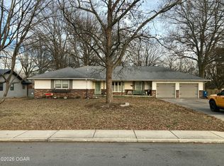 2110 Pearl St, Carthage, MO 64836